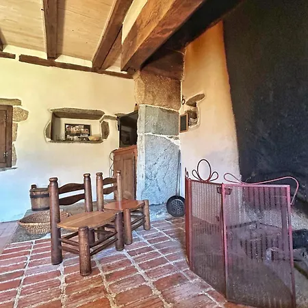 De Charme Chataigneraie - 15 Min D'aurillac בית נופש Roannes-Saint-Mary